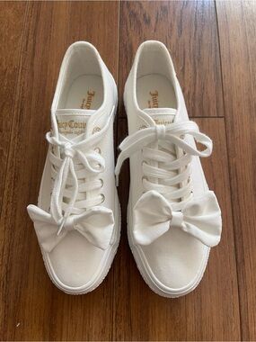 Juicy Couture Ivory Canvas Bow Lace-Up Sneakers Brand new with out tags